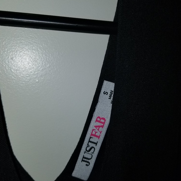 Black Bell Sleeved Shorts Romper - Picture 3 of 4